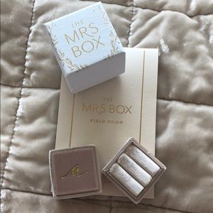 THE MRS BOX double in Monroe (color)